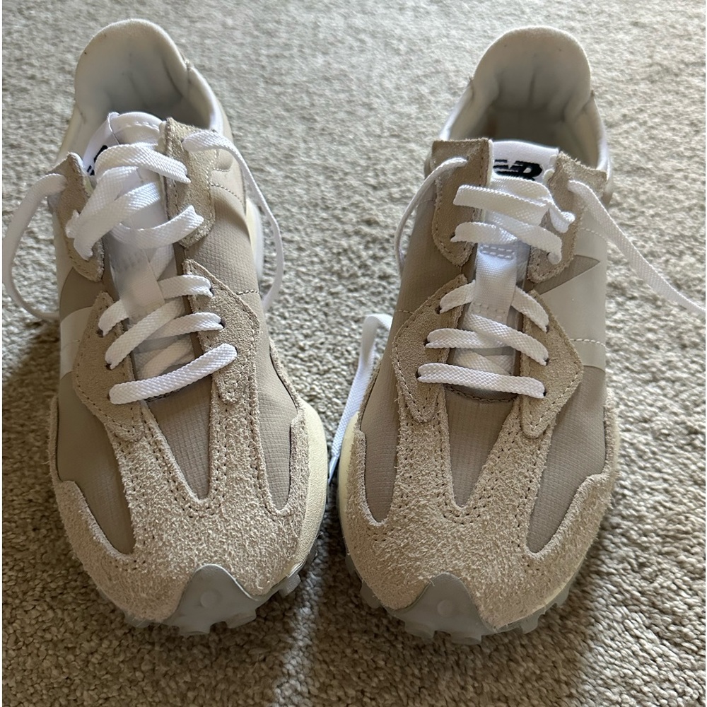 New Balance 327